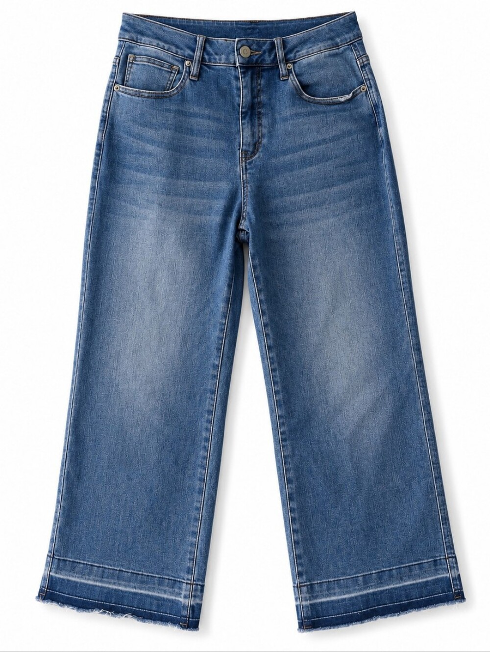 High-waisted blue denim jeans with a relaxed fit #denim #highwaisted #90s Size L